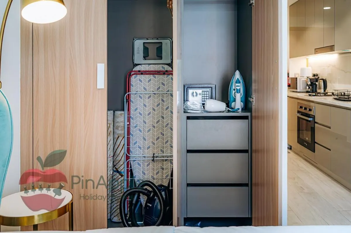 Stylish Studio In Azizi 42 Dubai 0*,  United Arab Emirates