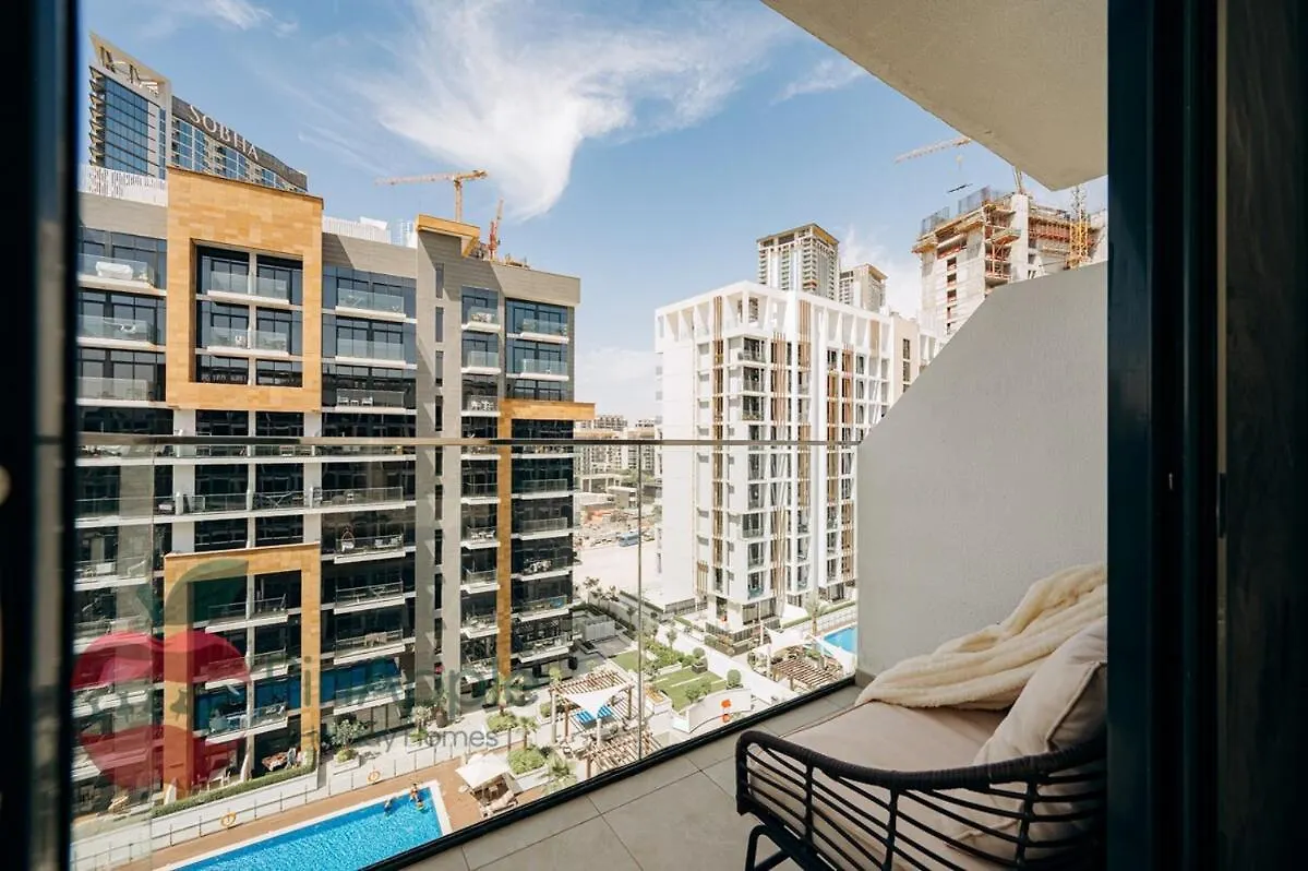 Stylish Studio In Azizi 42 Dubai
