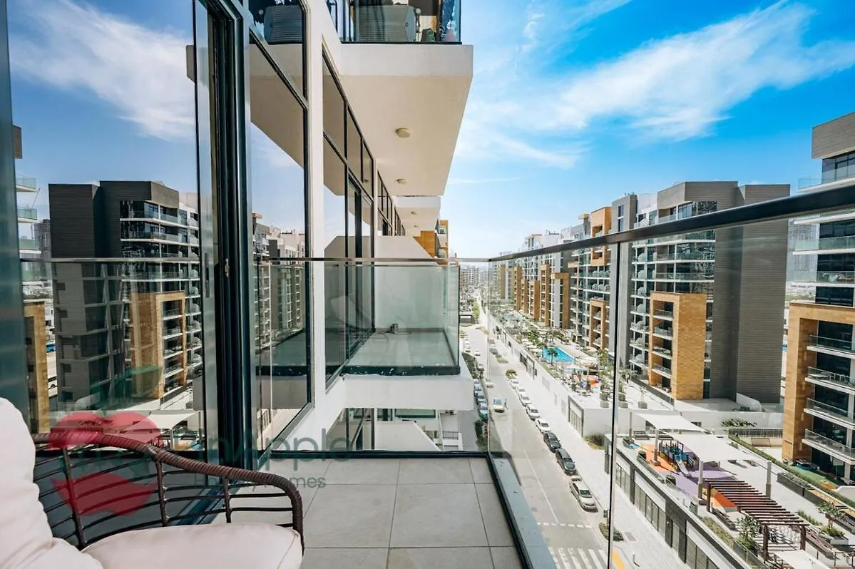 Stylish Studio In Azizi 42 Dubai Daire