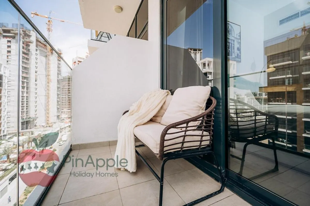Stylish Studio In Azizi 42 Dubai Daire